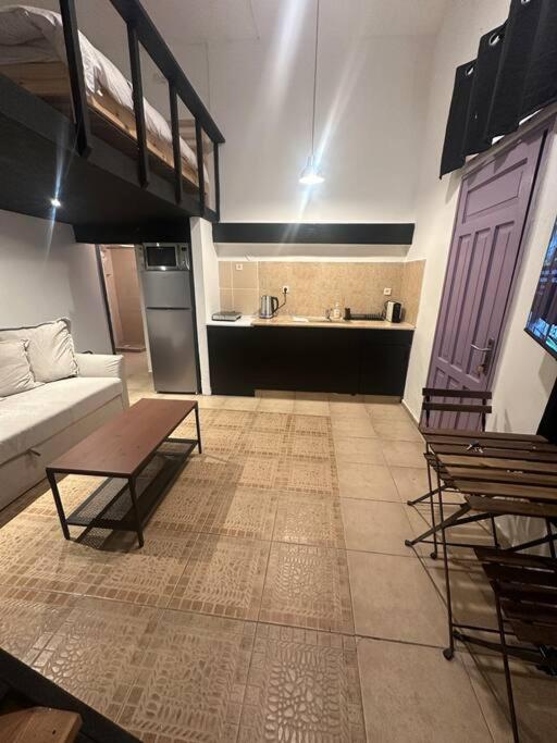 Carmel Market Apartment Tel Aviv
